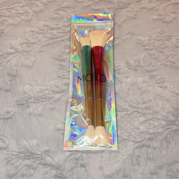 Brand new in package MOTD dual ended make up brushes - Picture 2 of 4